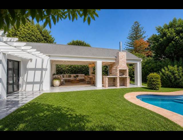 4 BEDROOM HOUSE FOR SALE IN CONSTANTIA